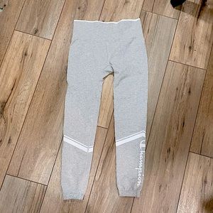 Girls 8-10, grey champion leggings. Made of 12% cotton, 23% nylon, & 5% spandex.